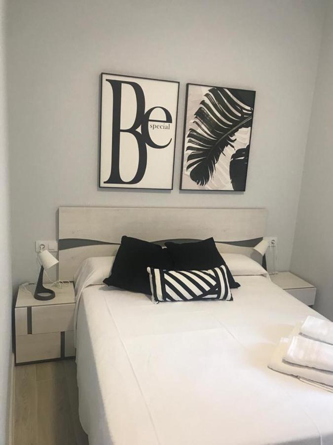 Apartamentos La Encarnacion III ลอสอัลกาซาเรส ภายนอก รูปภาพ