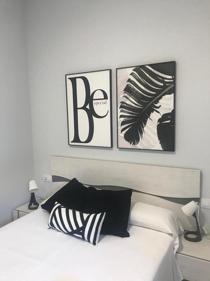 Apartamentos La Encarnacion III ลอสอัลกาซาเรส ภายนอก รูปภาพ