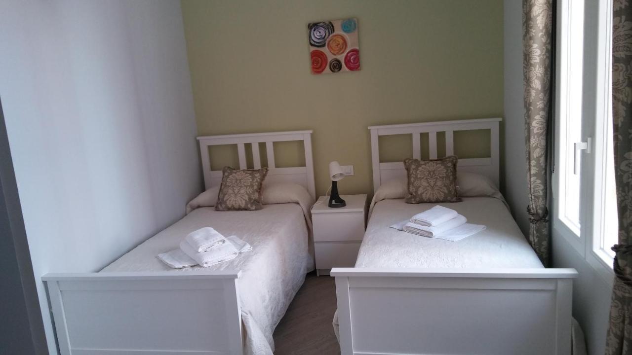 Apartamentos La Encarnacion III ลอสอัลกาซาเรส ภายนอก รูปภาพ