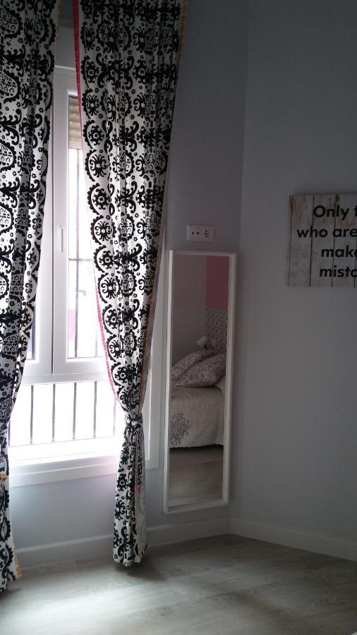 Apartamentos La Encarnacion III ลอสอัลกาซาเรส ภายนอก รูปภาพ
